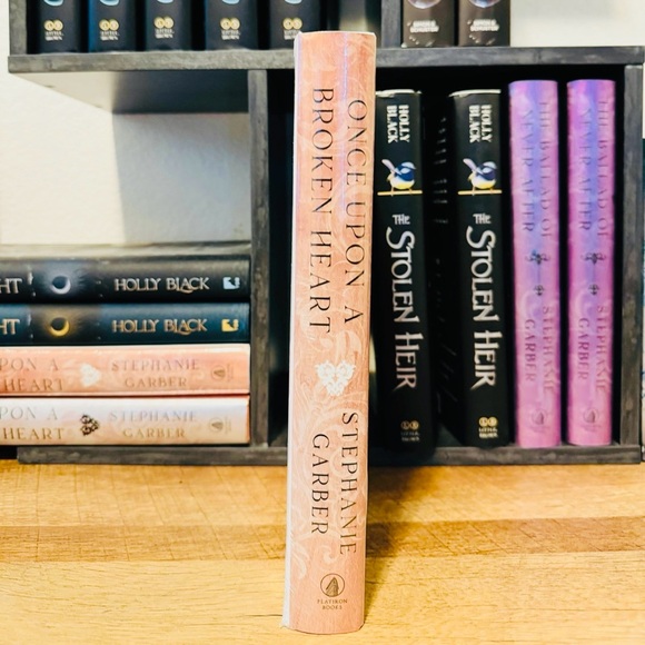 Owlcrate Exclusive Signed Edition Once Upon A Broken Heart by Stephanie Garber - Picture 2 of 7